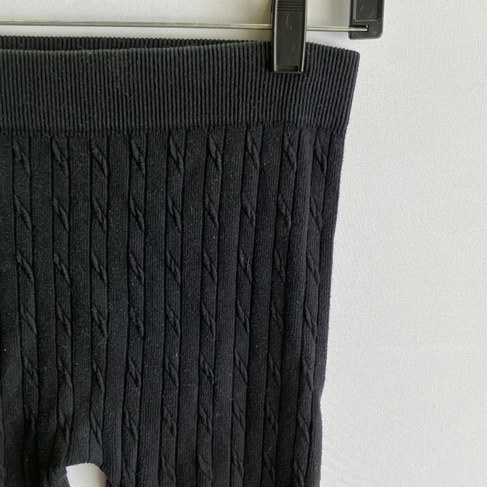 Cozy Black Cable Knit Leggings - Picture 2 of 3